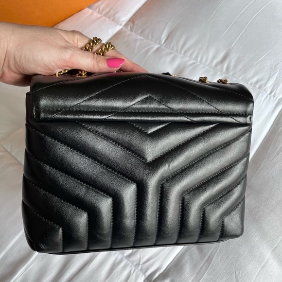 YSL Loulou Small Shoulder Bag in Quilted Leather - Picture 7 of 15